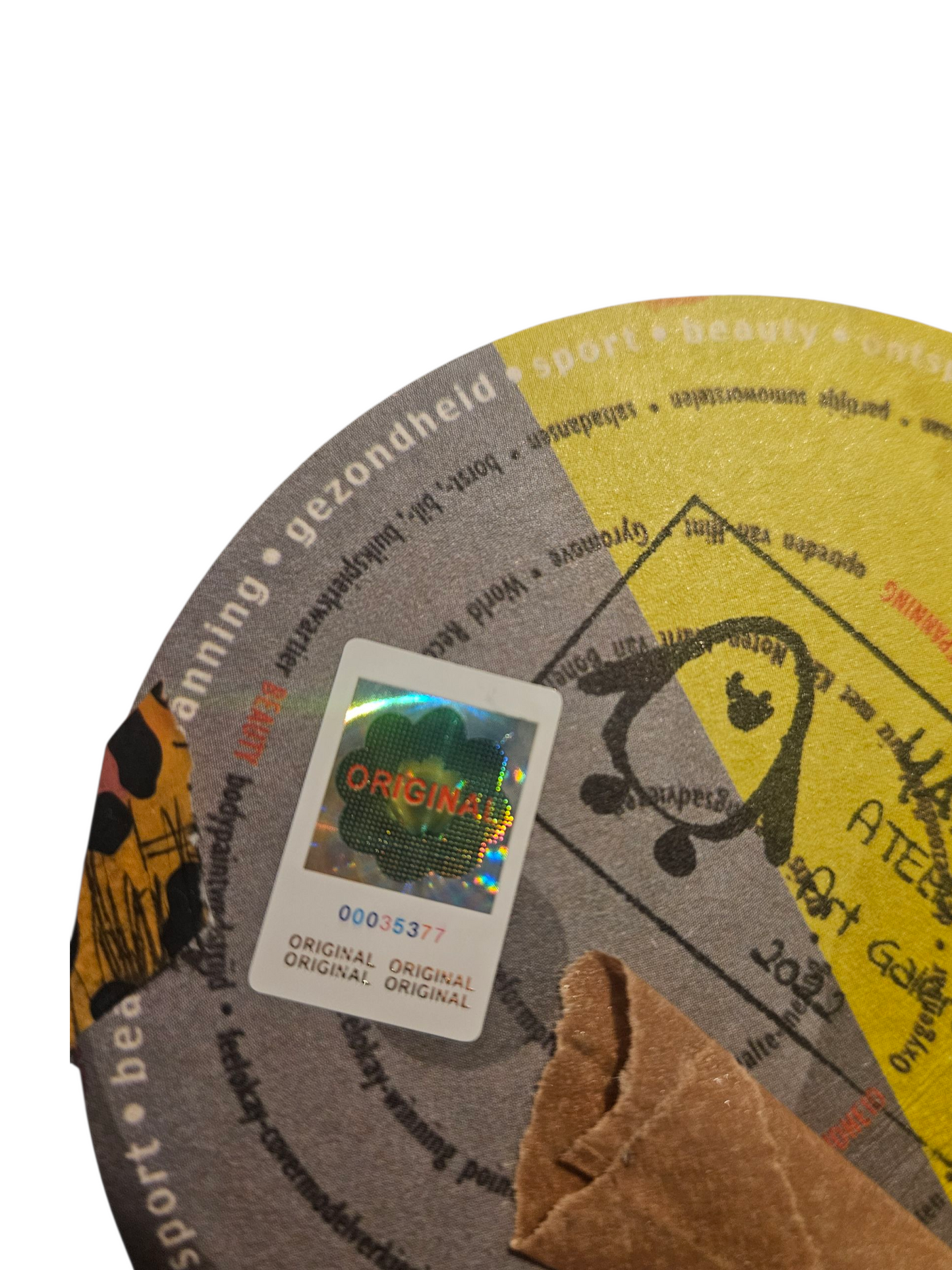 Yason Levi - Titel Pinguïn op Bierviltje